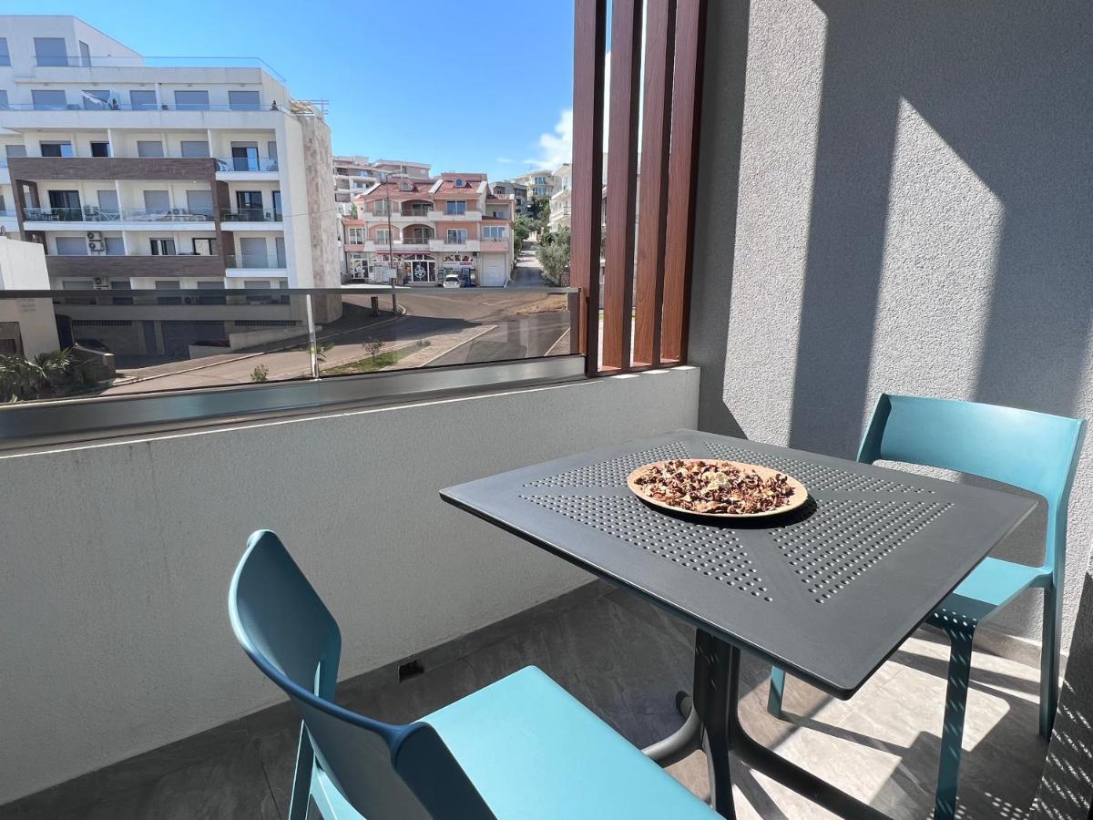 Coin Apartments Улцинь Экстерьер фото